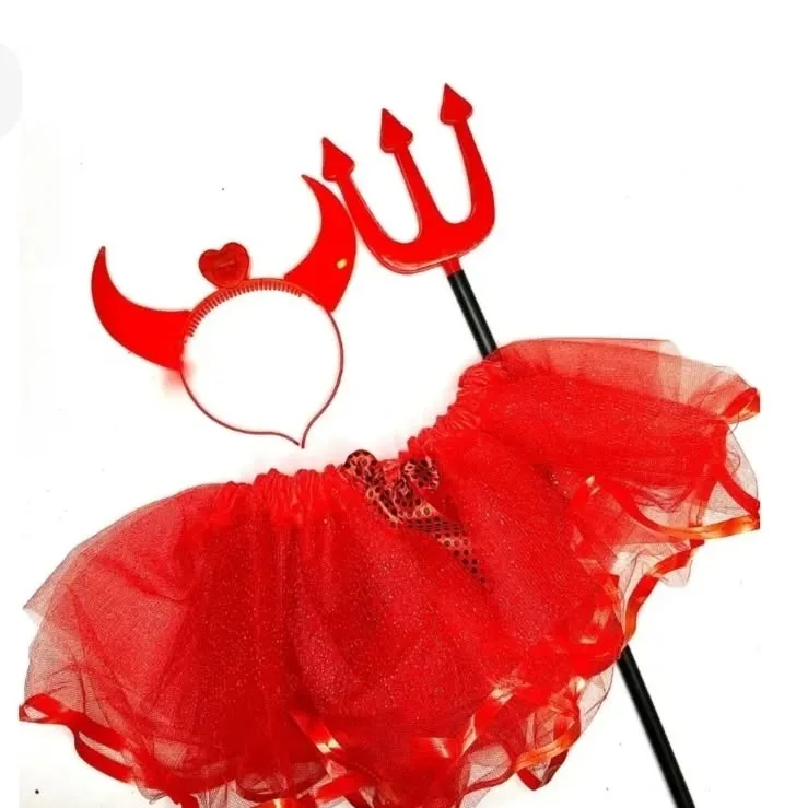 Set de diablita con corona y tridente